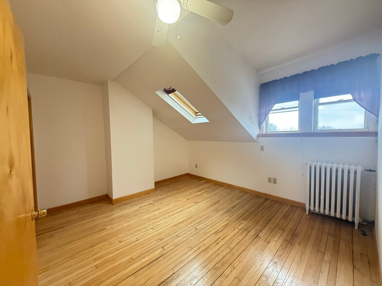 Building Photo - 20 Broad St