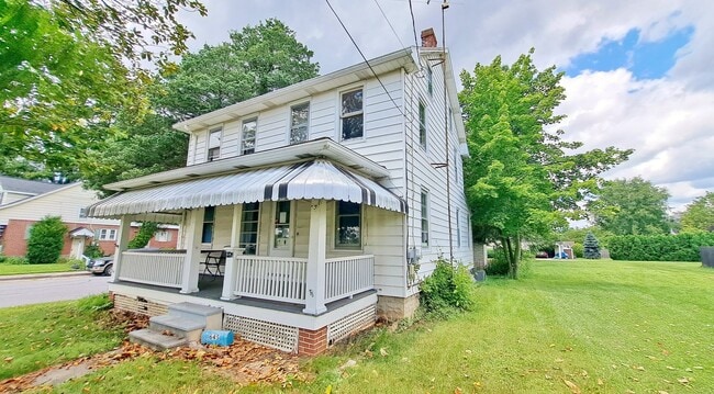 Building Photo - 3 Bed / 1 Bath Single Family Home