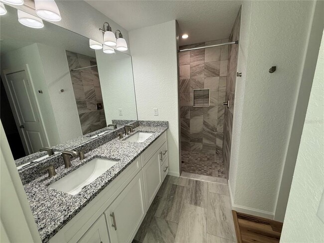 Building Photo - 919 Spruce St