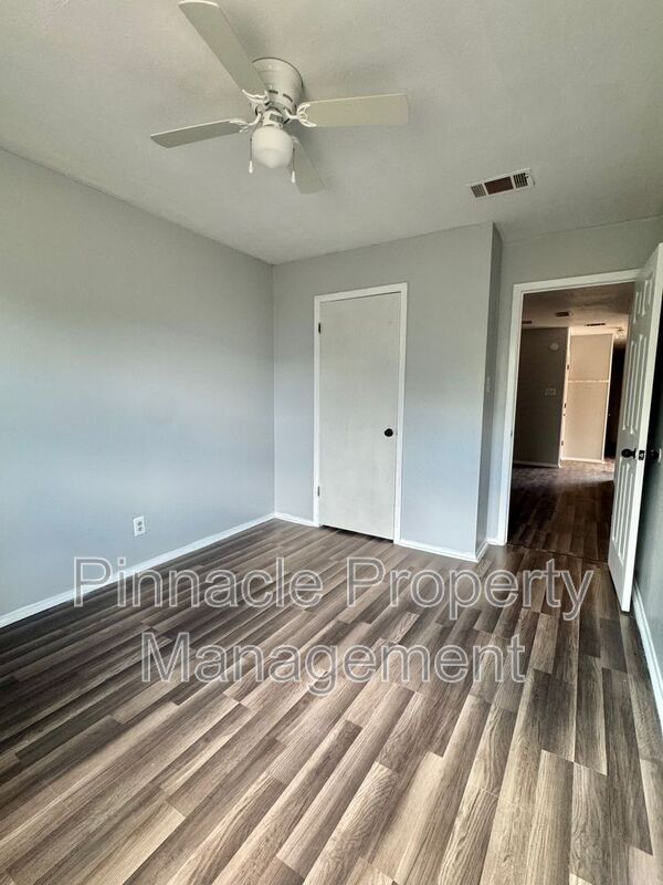Building Photo - 1014 Alpha Cir