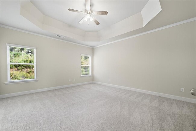 Building Photo - 33 N Village Cir