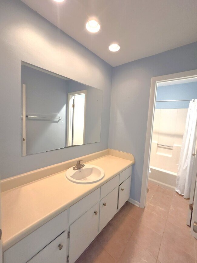 Building Photo - 3858 Staffordshire Ln