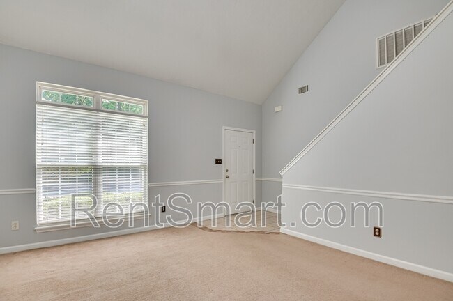 Building Photo - 324 Hornhead Dr