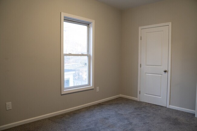 Building Photo - 57 Cottage St