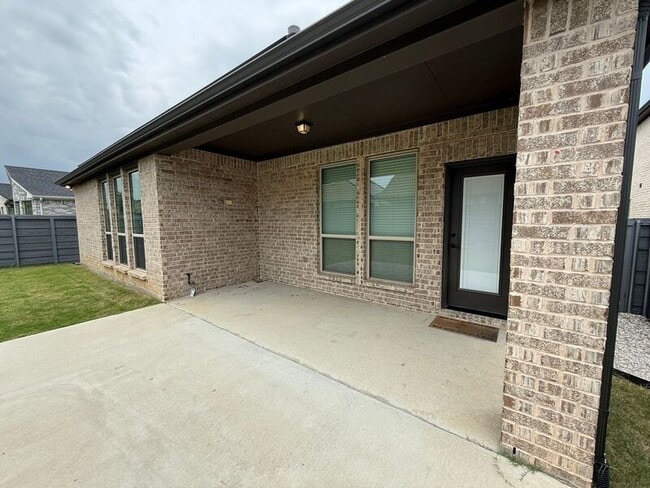Building Photo - 528 Evergreen Rd