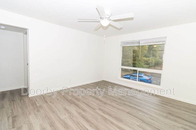 Building Photo - 513 Donaldson Rd