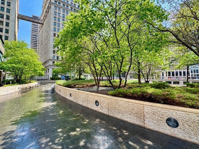 Building Photo - 405 N Wabash Ave
