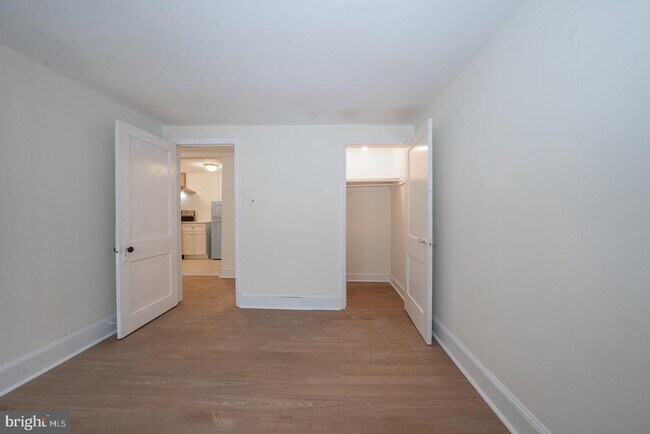 Building Photo - 717 Miller St