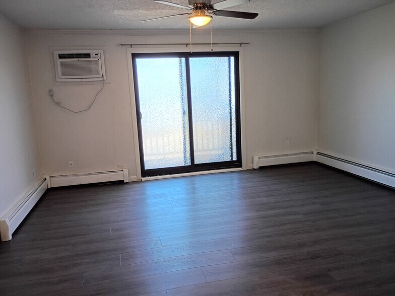 Building Photo - 10 Tiffany Rd