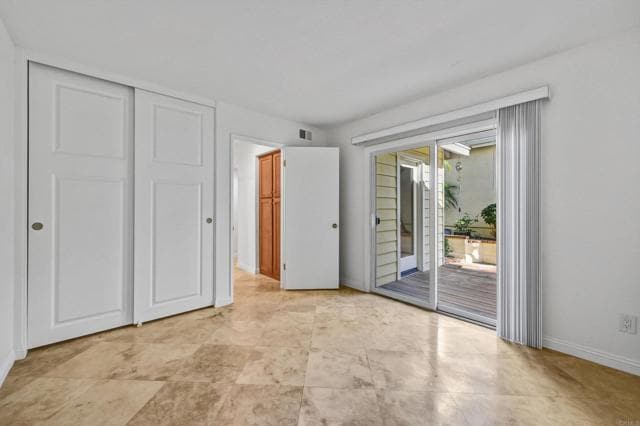 Building Photo - 835 Skysail Ave