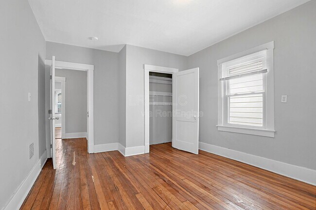 Building Photo - 627 S 38th St