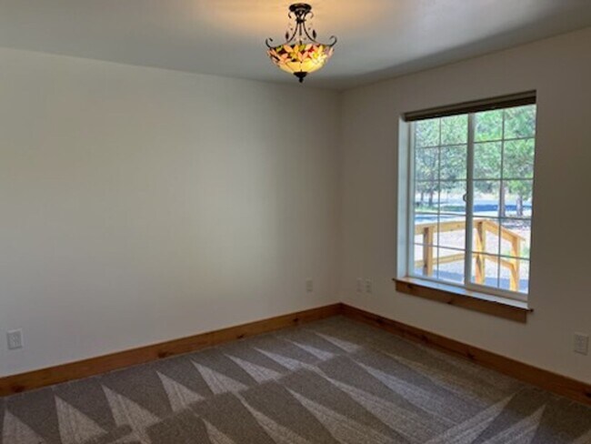 Building Photo - 17447 Auklet Dr