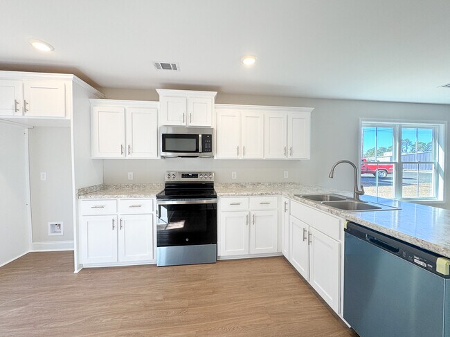 Building Photo - 119 Zetterower Rd