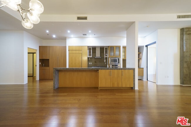 Building Photo - 1111 S Grand Ave