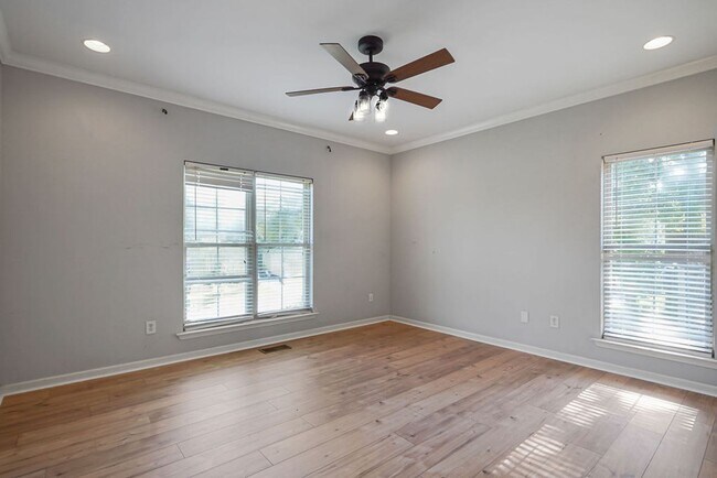 Building Photo - 3153 Cahaba Park Dr