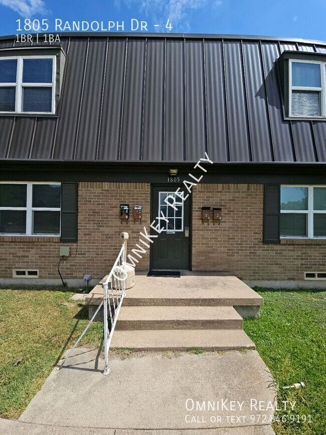 Building Photo - 1805 Randolph Dr