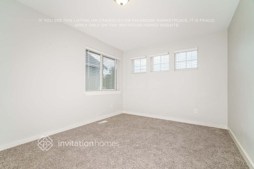 Building Photo - 19420 12th Ave Ct E