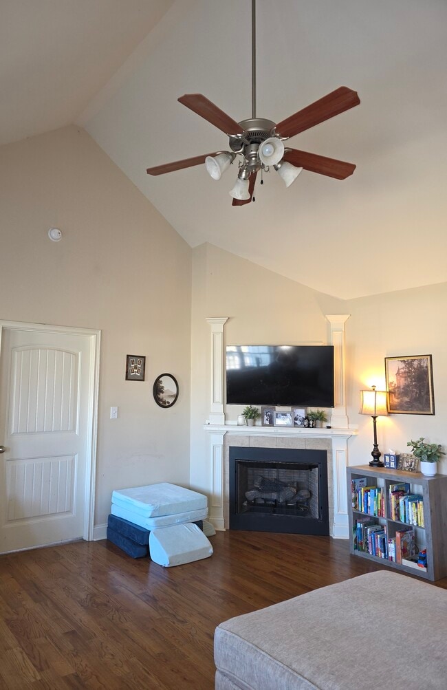 Building Photo - 132 Whispering Hill Ln