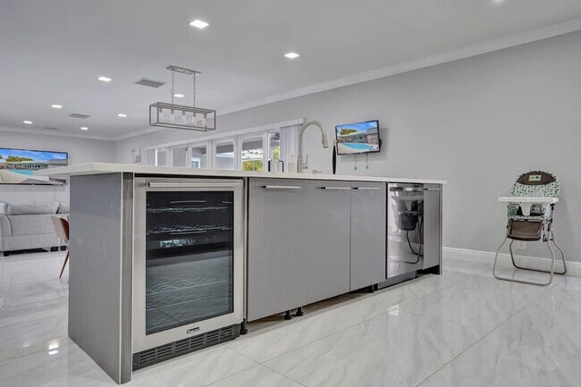 Building Photo - 1000 Diplomat Pkwy