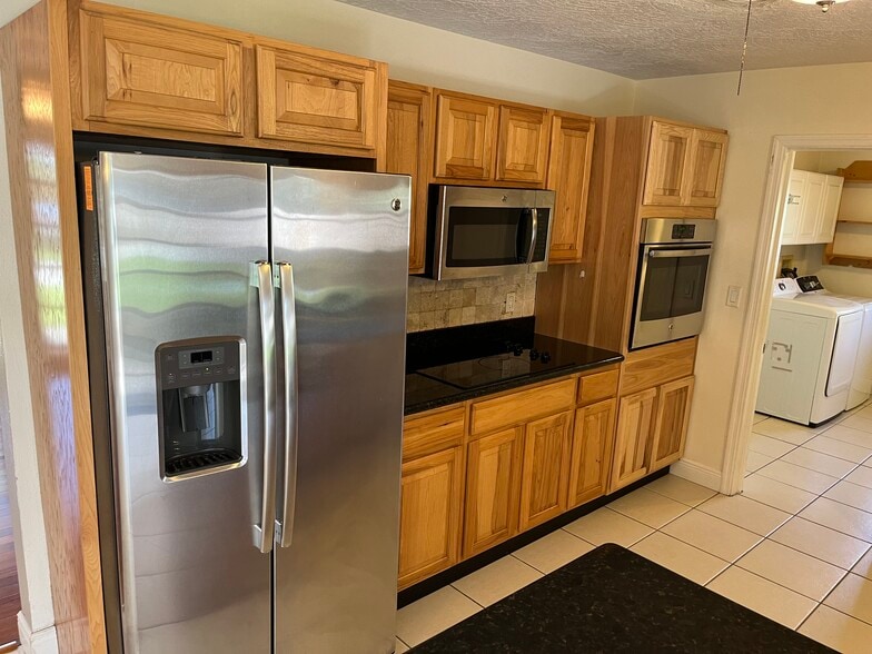 Building Photo - 1106 Banana River Dr