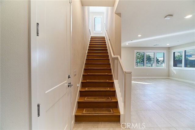 Building Photo - 6 Transport