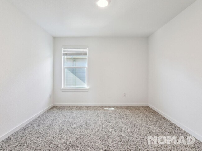 Building Photo - 4 Bedroom, 3 Bathroom Single Family Home in Leander