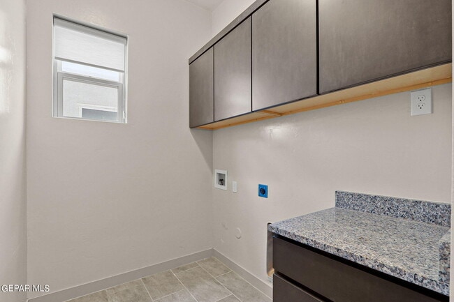 Building Photo - 12365 Desert Dove Ave