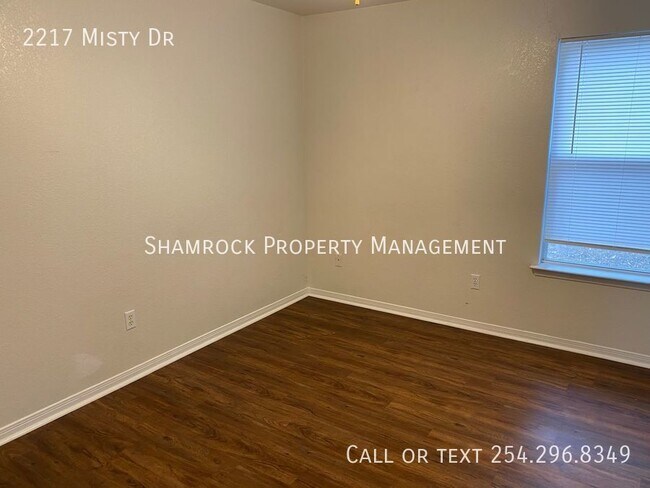 Building Photo - 2/1 Fourplex in Midway ISD!