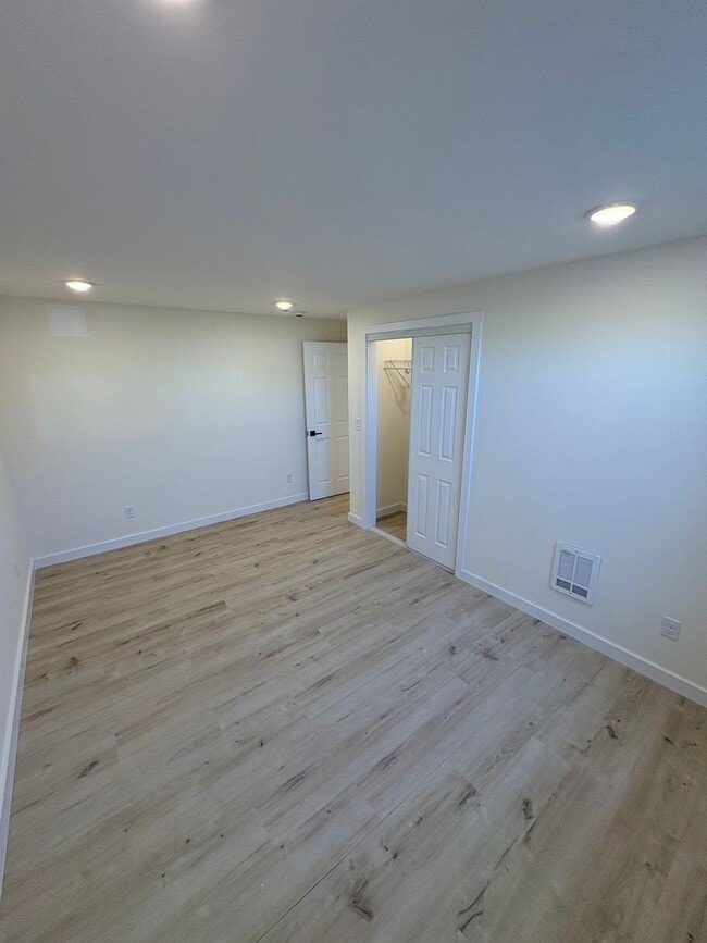 Building Photo - NEWLY RENOVATED 2 bed/ 1 bath Basement Apartment for Rent – All Utilities Included