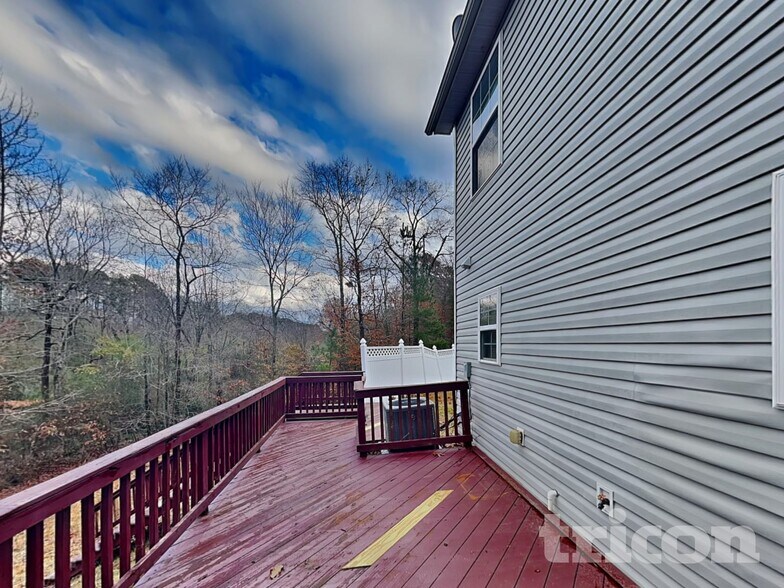 Building Photo - 297 Mission Tripp St