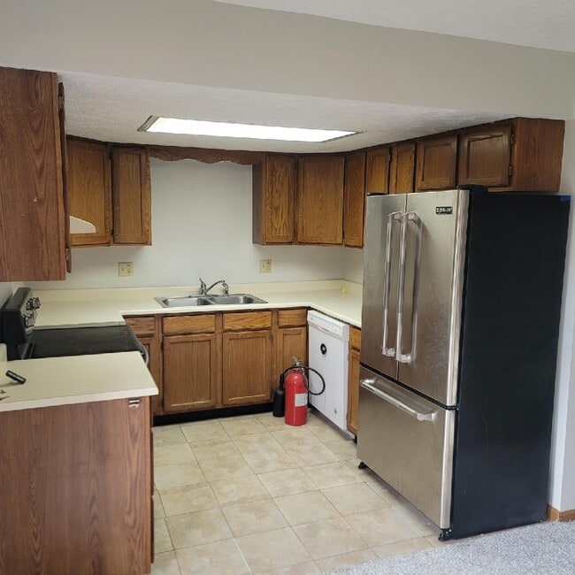 Building Photo - Edgewood Townhomes