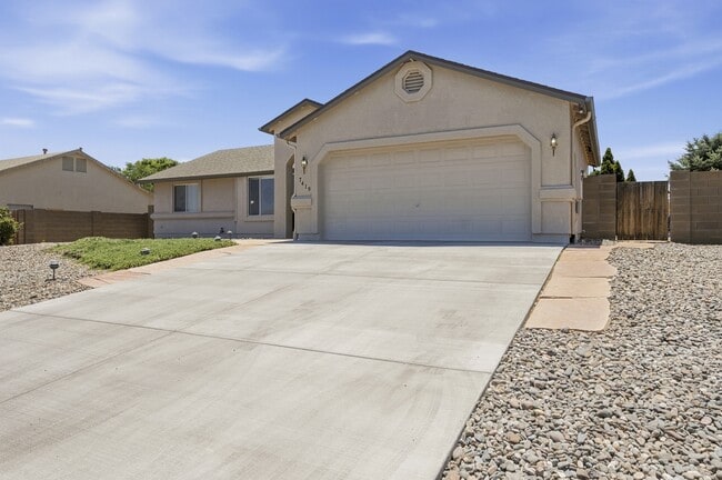 Building Photo - 7419 E Mingus Trail