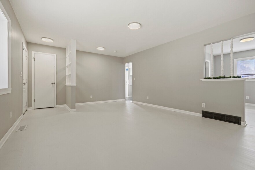 Building Photo - 1237 Shanley Dr