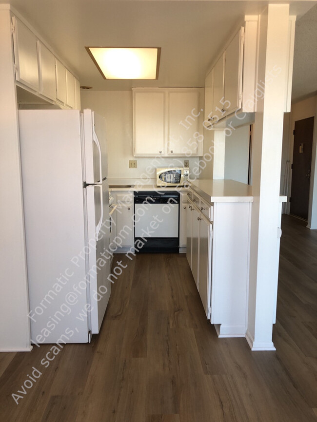 Building Photo - Pet-Friendly One Bedroom Apartment!