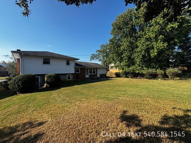 Building Photo - 1511 Narcissus St