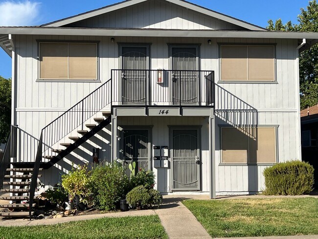 Building Photo - 144 Duranta St