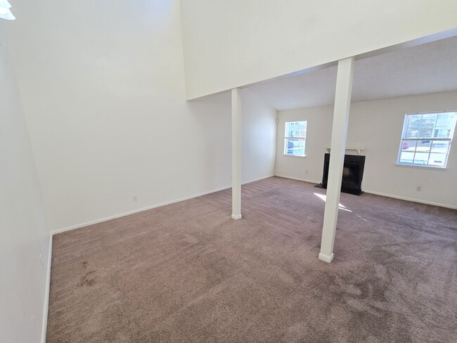 Building Photo - 174 S Kentucky Ave