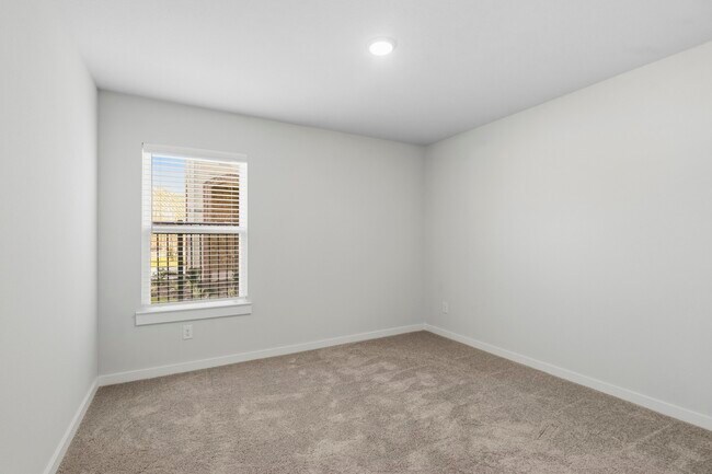 Building Photo - 4696 Peony Grn Dr
