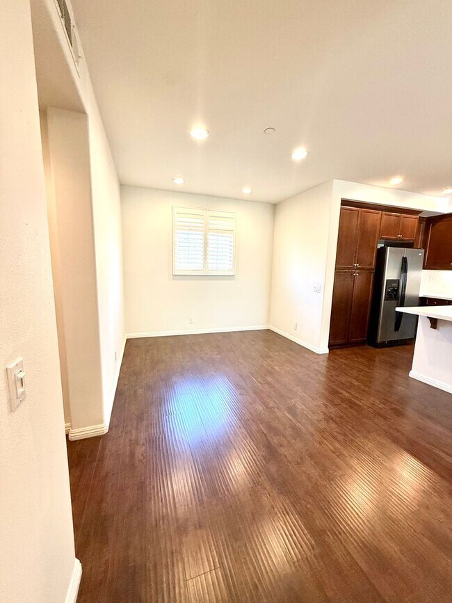 Building Photo - Spacious 3 bedroom Condo  in Portola Springs !