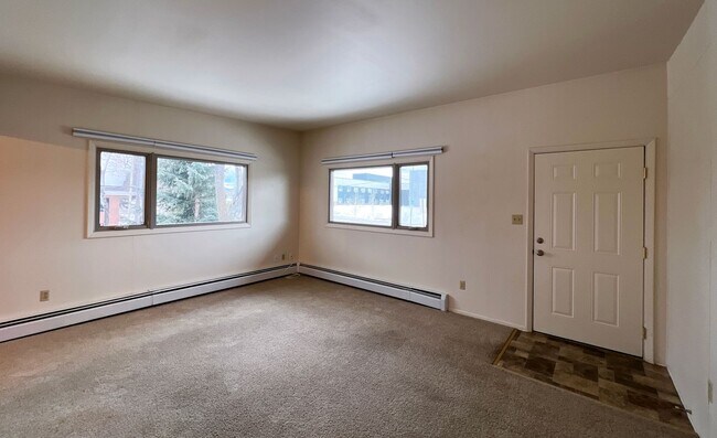 Building Photo - 302-308 N 11th Ave