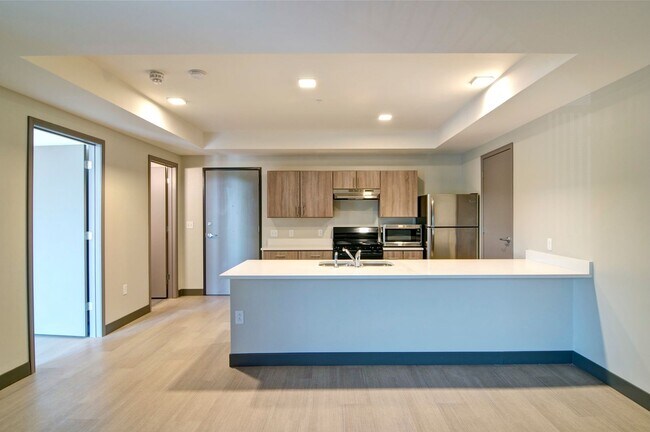 Building Photo - 10 North - 2 Bed / 2 Bath - Northshore, Ch...