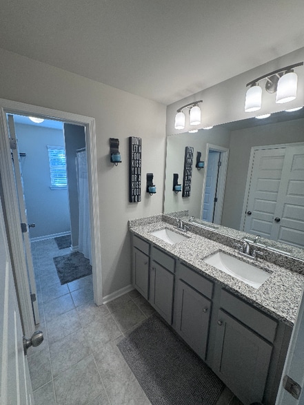 Building Photo - 2444 Haliard Way