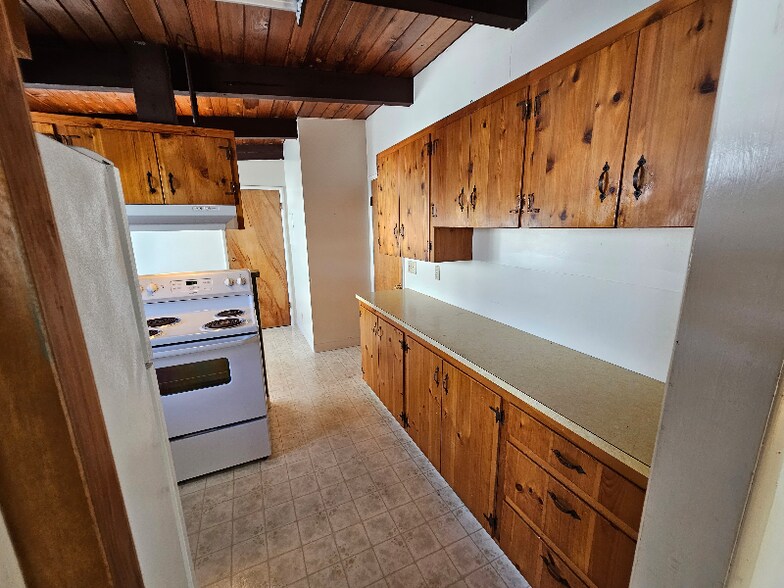 Building Photo - 511 NE 8th St