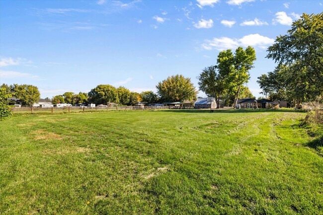 Building Photo - Charming Country Home on 1 Acre – 2 Bed, 1...