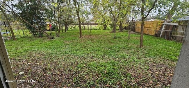 Building Photo - 8914 Amblewood Dr