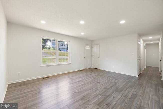 Building Photo - 345 Brown Ave