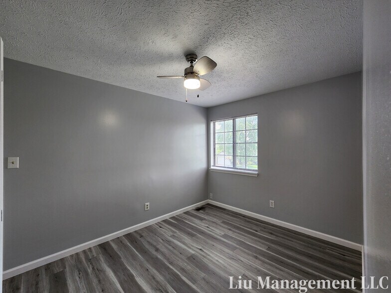 Building Photo - 3708 Dorval Pl