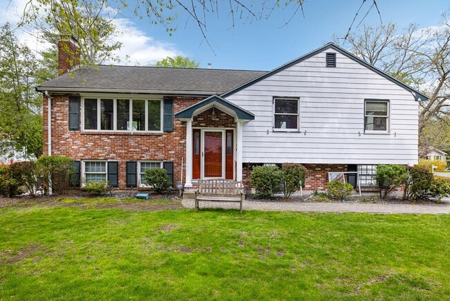 Primary Photo - 387 Lincoln St