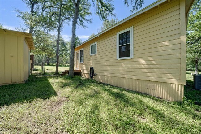 Building Photo - 1732 Watterson Rd