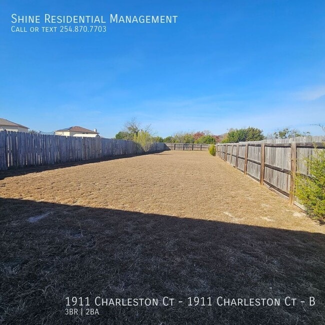 Building Photo - 1911 Charleston Ct